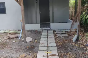 210 SW 7th St, Dania Beach, FL 33004 - Photo 13