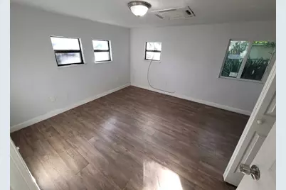 210 SW 7th Street, Dania Beach, FL 33004 - Photo 9