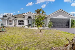 981 SW McComkle Ave, Port Saint Lucie, FL 34953 - Photo 3