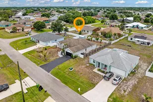 981 SW McComkle Ave, Port Saint Lucie, FL 34953 - Photo 37