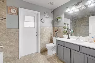 981 SW McComkle Ave, Port Saint Lucie, FL 34953 - Photo 31