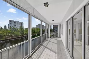 400 Diplomat Pkwy, Hallandale Beach, FL 33009 - Photo 9