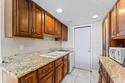 1045 SE 15th Street #13d, Fort Lauderdale, FL 33316 - Photo 7