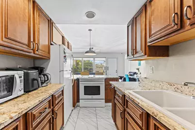 1045 SE 15th Street #13d, Fort Lauderdale, FL 33316 - Photo 9