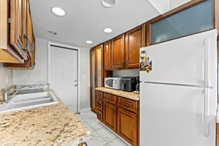 1045 SE 15th St, Fort Lauderdale, FL 33316 - Photo 9