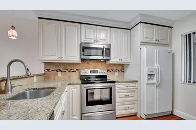 4539 Luxemburg Court #304, Lake Worth, FL 33467 - Photo 3