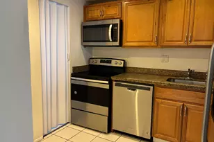 8051 S Colony Cir, Tamarac, FL 33321 - Photo 7