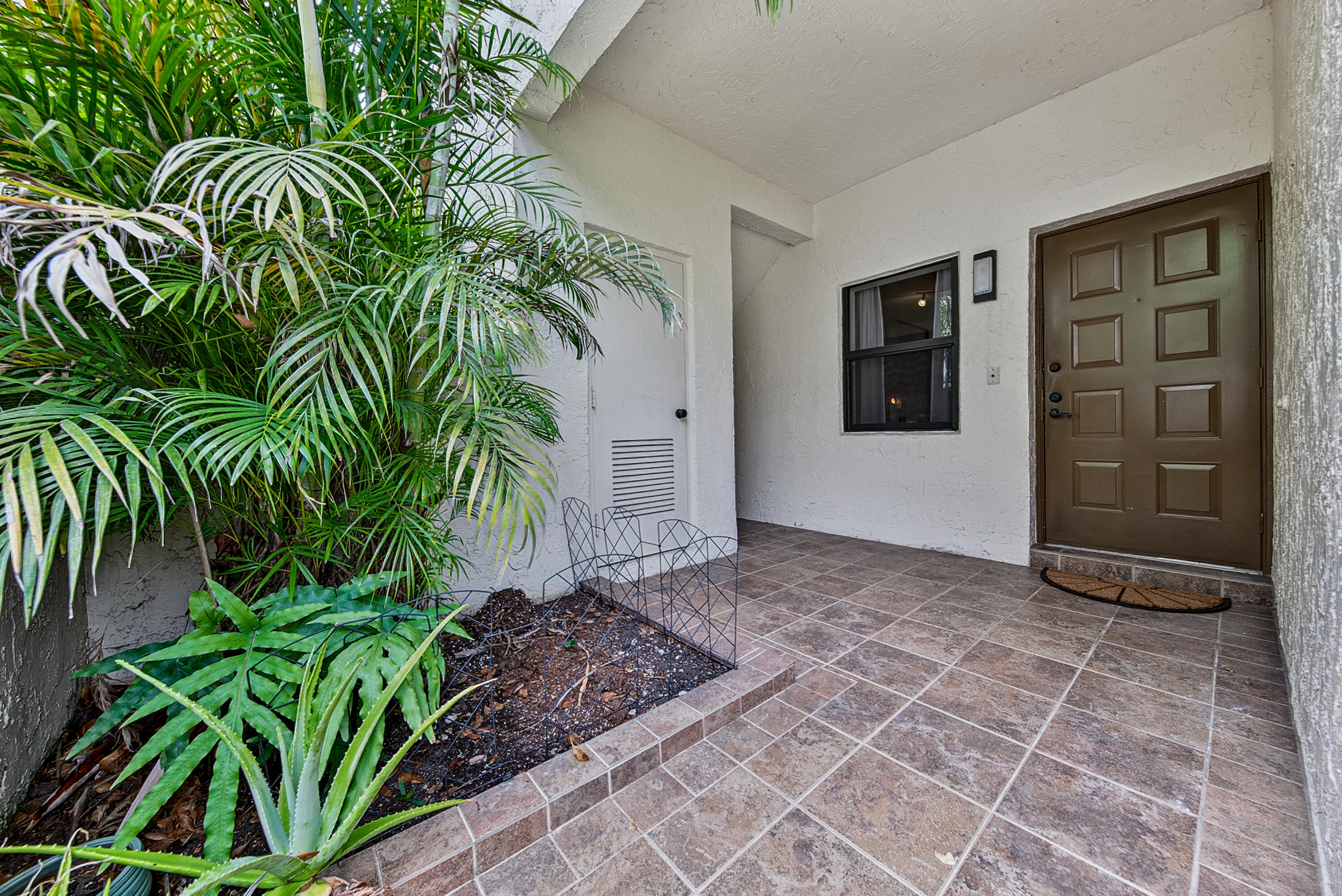 4413 NW 22nd Rd #404 main architectural view