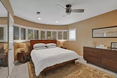 4641 NE 6th Avenue, Oakland Park, FL 33334 - Photo 13