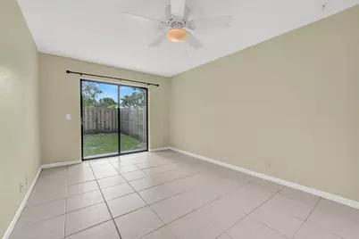 5864 Strawberry Lakes Circle, Lake Worth, FL 33463 - Photo 11