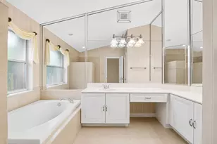 1059 Fairfax Cir W, Boynton Beach, FL 33436 - Photo 17