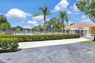 1059 Fairfax Cir W, Boynton Beach, FL 33436 - Photo 31
