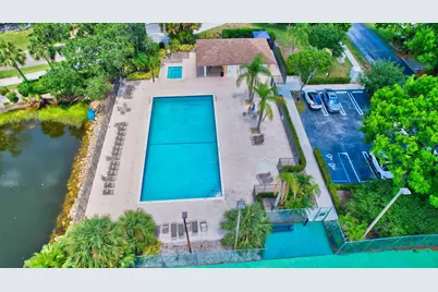 1059 Fairfax Circle W, Boynton Beach, FL 33436 - Photo 25
