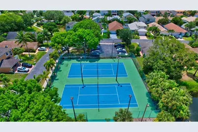 1059 Fairfax Circle W, Boynton Beach, FL 33436 - Photo 27