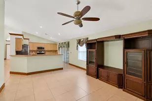 1059 Fairfax Cir W, Boynton Beach, FL 33436 - Photo 11
