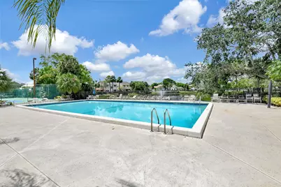 1059 Fairfax Circle W, Boynton Beach, FL 33436 - Photo 33
