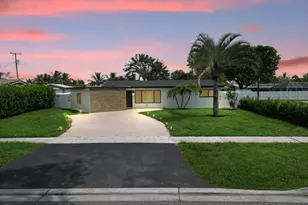 1001 SE 13th Ct, Deerfield Beach, FL 33441 - Photo 3