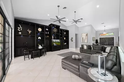 8505 NW 77th Street, Tamarac, FL 33321 - Photo 9