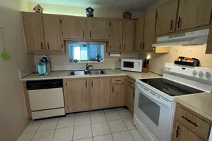 7911 Southgate Blvd, North Lauderdale, FL 33068 - Photo 11