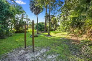 203 E Easy St, Fort Pierce, FL 34982 - Photo 15