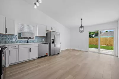 5082 Dalewood Lane, Lake Worth, FL 33467 - Photo 5