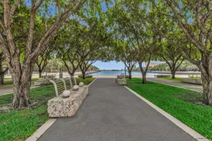 900 Biscayne Blvd, Miami, FL 33132 - Photo 33