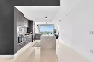900 Biscayne Blvd, Miami, FL 33132 - Photo 7