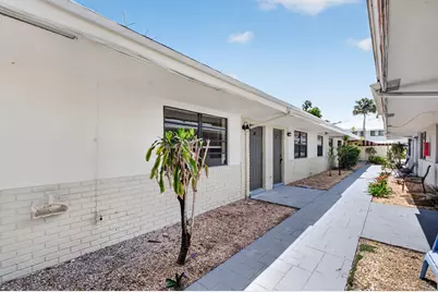 2500 SW 18th Terrace #3, Fort Lauderdale, FL 33315 - Photo 3