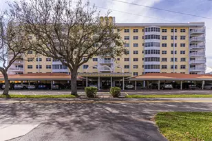 2500 NE 48th Ln, Fort Lauderdale, FL 33308 - Photo 1