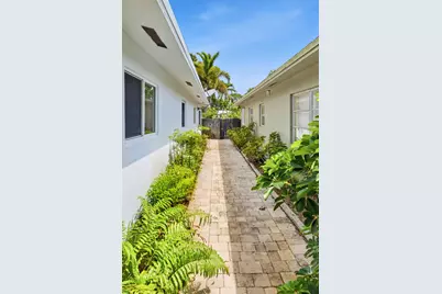 735 NE 34th Court, Oakland Park, FL 33334 - Photo 13