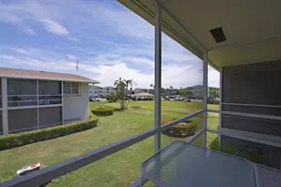 320 W Horizons W, Boynton Beach, FL 33435 - Photo 11