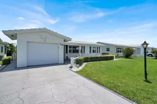 714 SW 16th St, Boynton Beach, FL 33426 - Photo 1