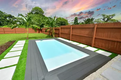 813 SW 3rd Court, Delray Beach, FL 33444 - Photo 5