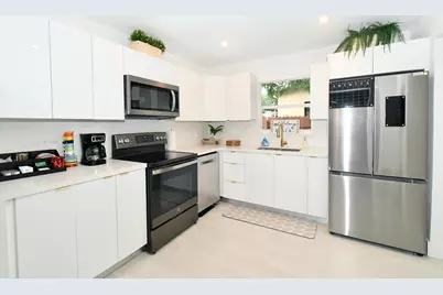 813 SW 3rd Court, Delray Beach, FL 33444 - Photo 15
