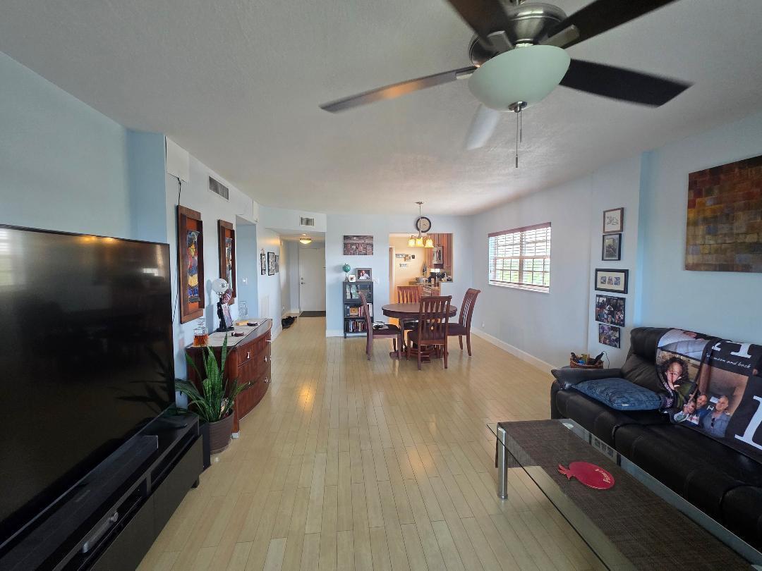 9101 W Sample Road W #501 main architectural view