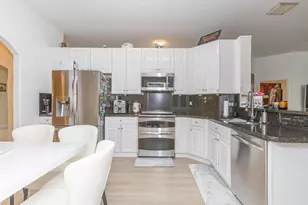 1561 NW 168th Ave, Pembroke Pines, FL 33028 - Photo 15