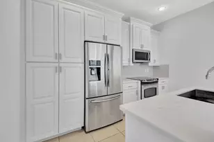 838 NW 83rd Ln, Boca Raton, FL 33487 - Photo 15