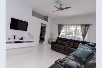 14272 NW 18th Court, Pembroke Pines, FL 33028 - Photo 5