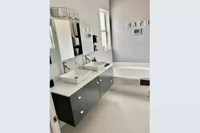 14272 NW 18th Court, Pembroke Pines, FL 33028 - Photo 19