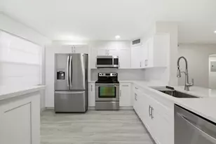 2901 Victoria Cir, Coconut Creek, FL 33066 - Photo 3