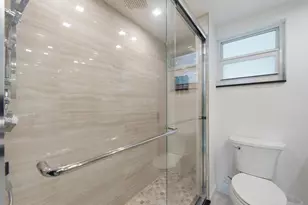 333 NE 21st Ave, Deerfield Beach, FL 33441 - Photo 11