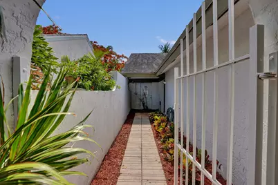 820 NW 21st Way #820, Delray Beach, FL 33445 - Photo 3