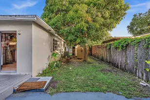 700 SW 5th Ct, Hallandale Beach, FL 33009 - Photo 25