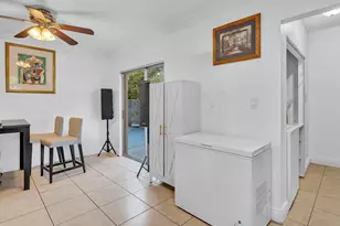 700 SW 5th Ct, Hallandale Beach, FL 33009 - Photo 17