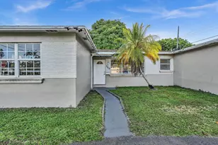 700 SW 5th Ct, Hallandale Beach, FL 33009 - Photo 3