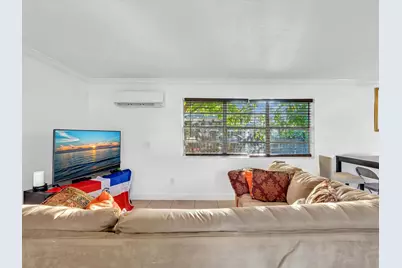 700 SW 5th Court, Hallandale Beach, FL 33009 - Photo 11
