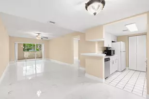 9855 Westview Dr, Coral Springs, FL 33076 - Photo 3
