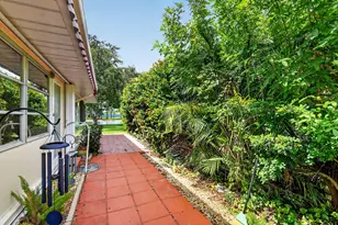 300 Cape Cod Cir, Lake Worth, FL 33467 - Photo 33