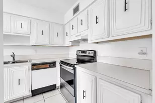 13721 Flora Pl, Delray Beach, FL 33484 - Photo 7