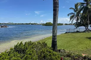 1501 NW 180th Way, Pembroke Pines, FL 33029 - Photo 3